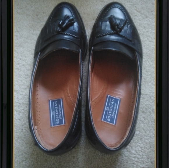 Bostonian Men's Tassel Loafers - Picture 2 of 5